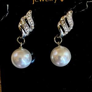 Ladies silver post Earrings